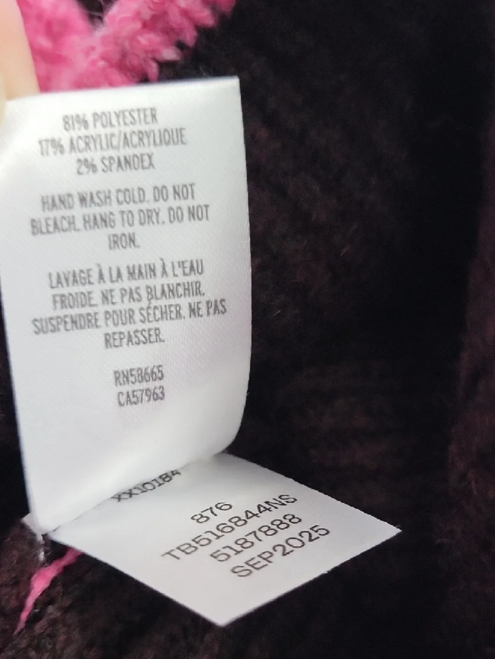 Nwot Treasure & Bond Pink‎ and Dark Maroon Scallop Beanie & Gloves Set